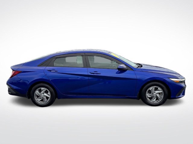 Used 2024 Hyundai Elantra SE FWD image 4