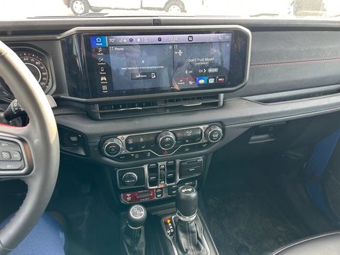 Used 2024 Jeep Wrangler Unlimited Rubicon w/ Dual Top Group image 19