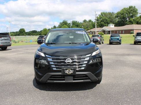Used 2024 Nissan Rogue SV AWD/4WD image 3