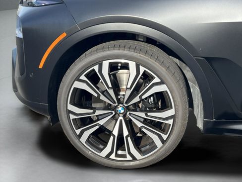 Used 2024 BMW X7 M60i image 37