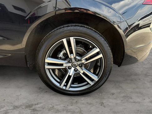 Used 2021 Volvo XC60 T5 Momentum w/ Premium Package AWD/4WD image 44
