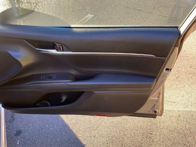 Used 2022 Toyota Camry SE FWD image 35