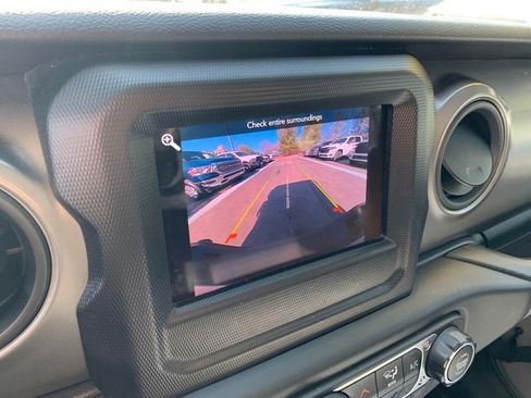 Used 2022 Jeep Gladiator Willys image 26