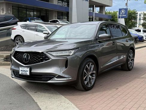 Used 2024 Acura MDX SH-AWD w/ Technology Package image 3