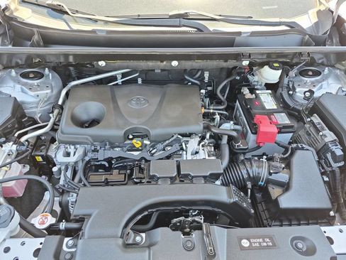 Used 2019 Toyota RAV4 LE w/ Carpet Mat Package FWD image 9