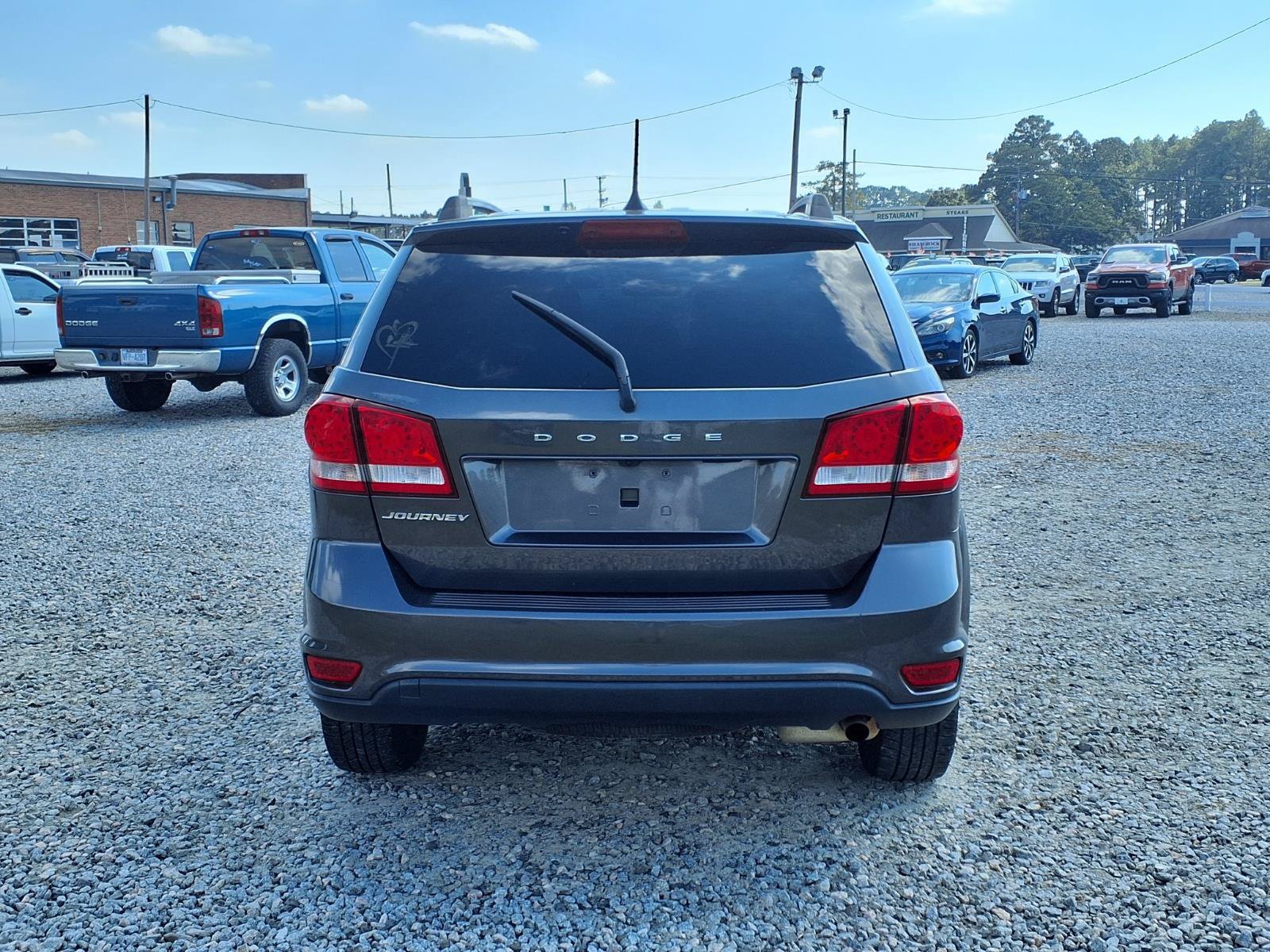 Used 2019 Dodge Journey SE w/ Connectivity Group FWD image 6
