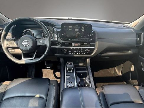 Used 2024 Nissan Pathfinder SL w/ SL Premium Package AWD/4WD image 7