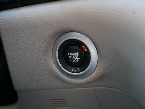 Certified 2021 Chrysler Pacifica Touring FWD image 24
