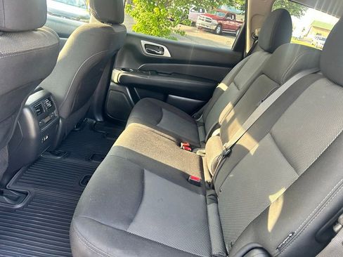 Used 2020 Nissan Pathfinder S AWD/4WD image 11