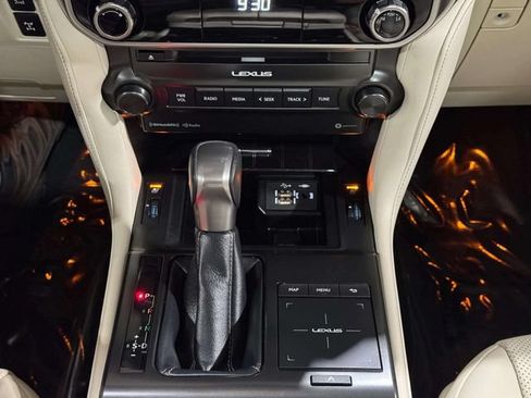Certified 2023 Lexus GX 460 Premium w/ Premium Package AWD/4WD image 18