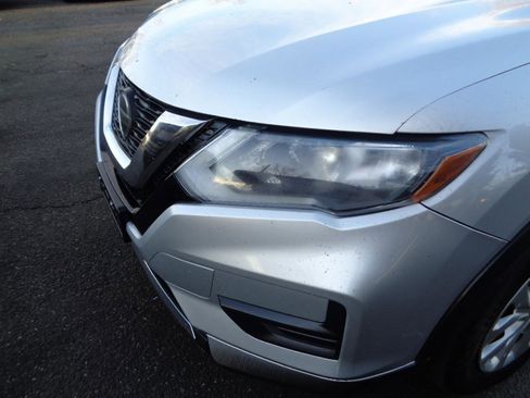 Used 2018 Nissan Rogue S FWD image 10