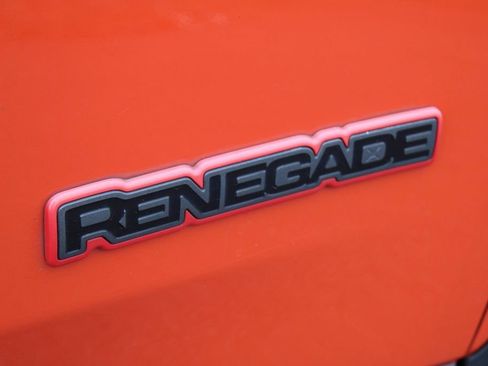 Used 2015 Jeep Renegade Trailhawk w/ Safety & Security Group I AWD/4WD image 10