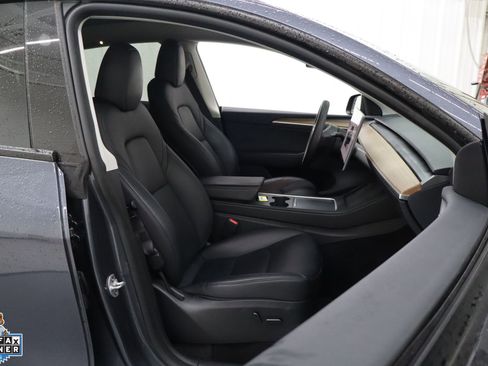 Used 2023 Tesla Model Y 2WD image 29