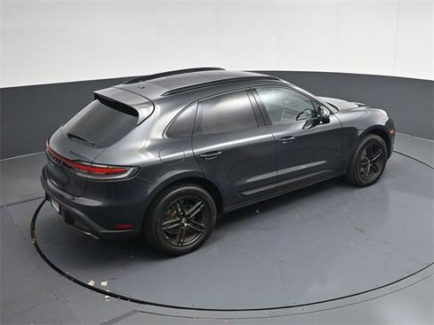 Used 2022 Porsche Macan image 47