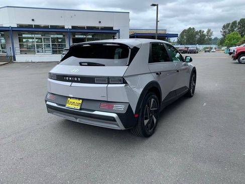 New 2025 Hyundai Ioniq 5 SE image 6