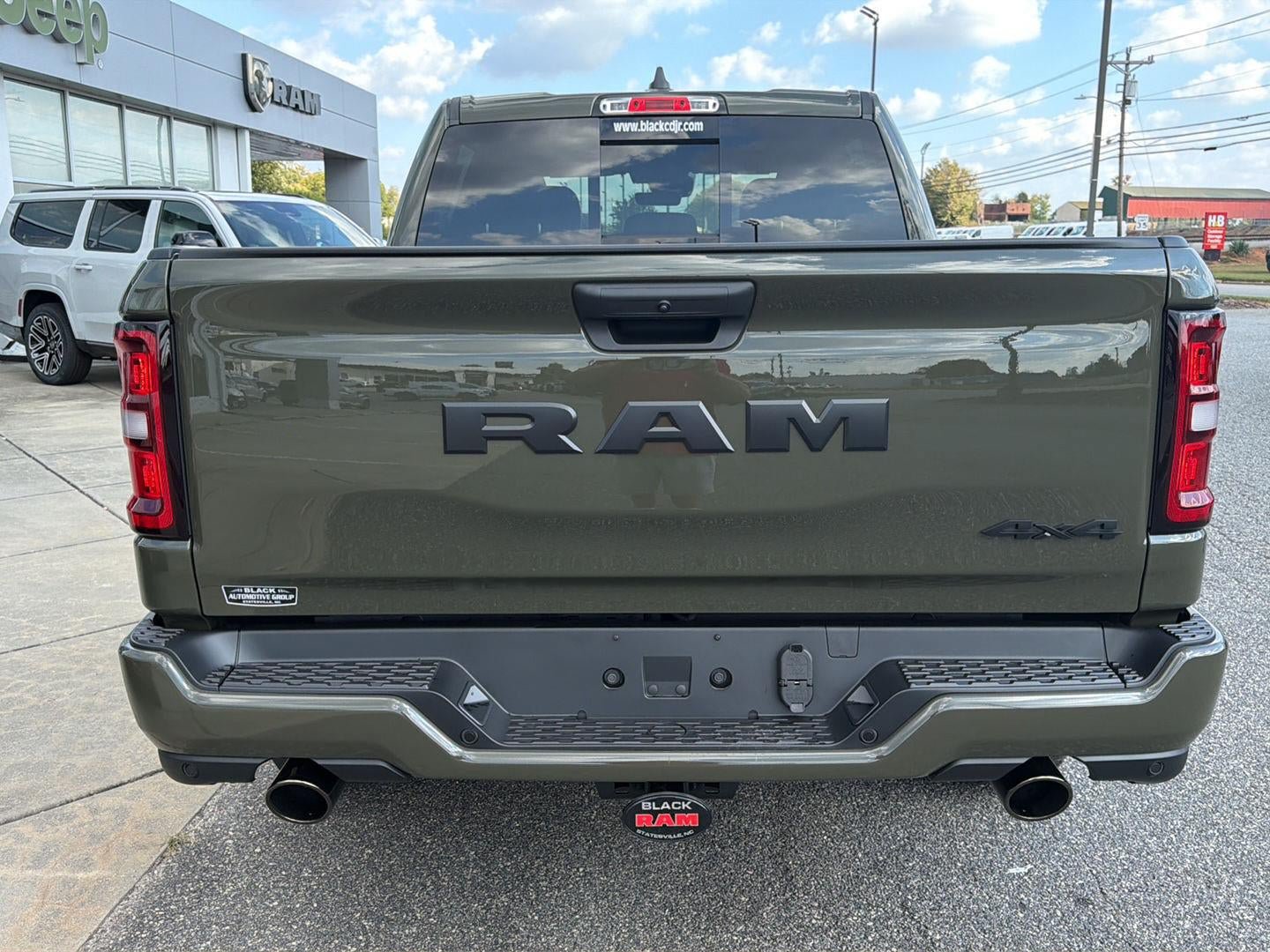 New 2027 RAM 1500 Express AWD/4WD image 24