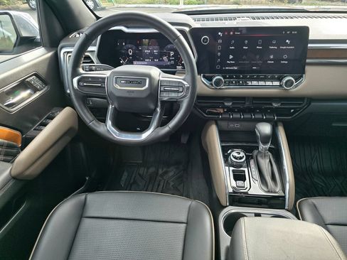 Used 2023 GMC Canyon Denali w/ Denali Black Edition AWD/4WD image 14