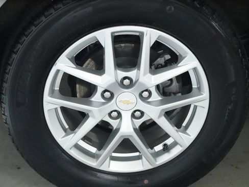 Used 2023 Chevrolet Equinox LT FWD image 12