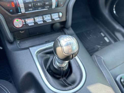 Used 2018 Ford Mustang GT Premium RWD image 17