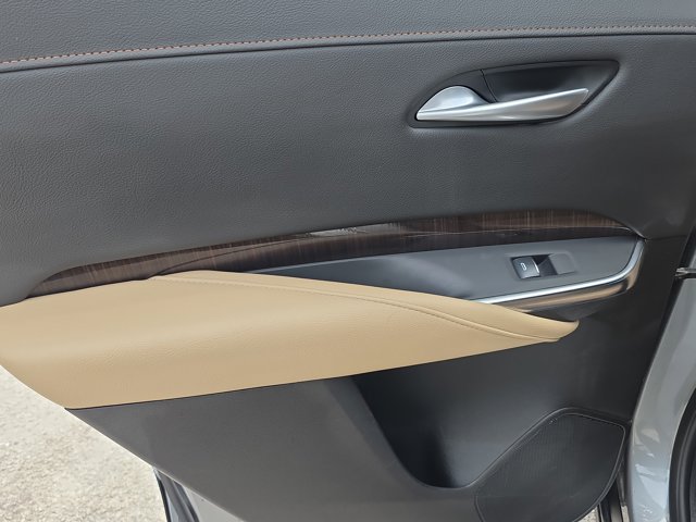 Used 2025 Cadillac XT4 Premium Luxury FWD image 14