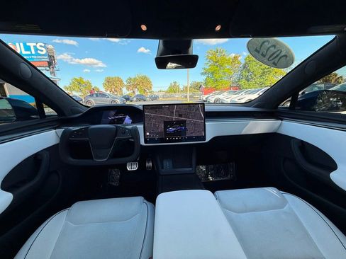 Used 2022 Tesla Model S Plaid image 22