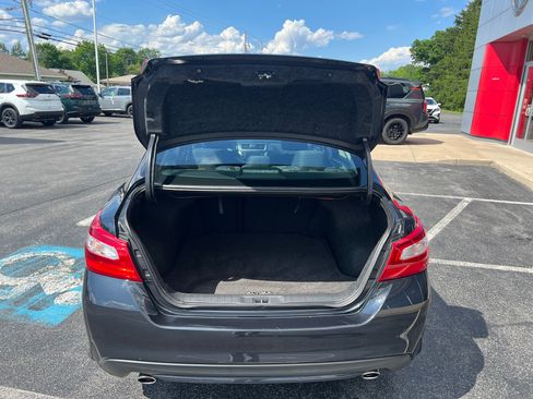 Used 2016 Nissan Altima 2.5 SV w/ Convenience Package FWD image 7