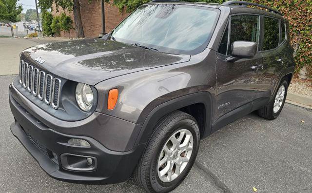 Used 2017 Jeep Renegade Latitude w/ Cold Weather Group AWD/4WD image 1