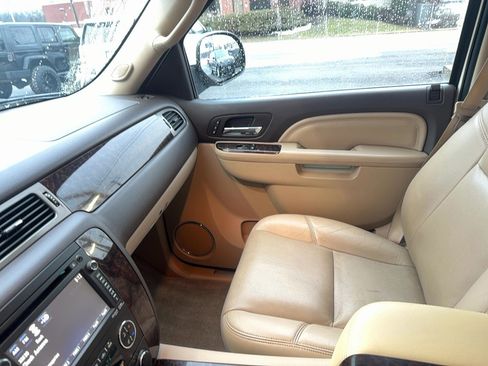 Used 2013 GMC Yukon Denali image 34