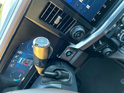 New 2026 Ford F250 King Ranch w/ FX4 Off-Road Package image 31