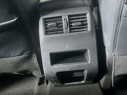 Used 2024 Mitsubishi Outlander SE image 28