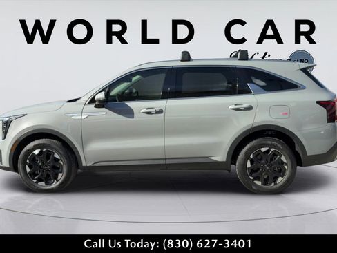Used 2025 Kia Sorento S AWD/4WD image 6