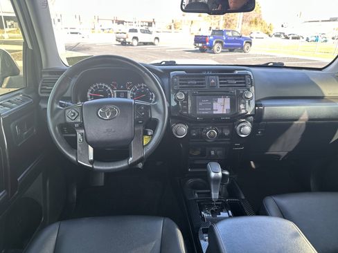 Used 2019 Toyota 4Runner TRD Off-Road Premium image 29