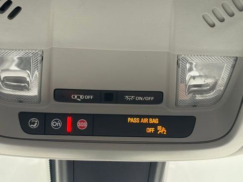 Used 2022 Chevrolet Malibu LT image 19