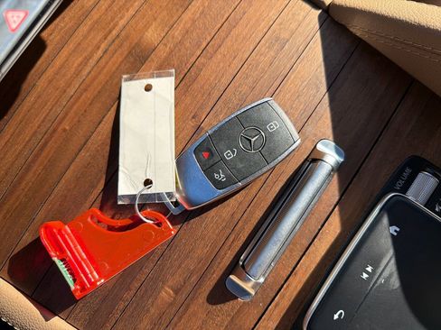 Used 2024 Mercedes-Benz GLE 350 4MATIC image 34