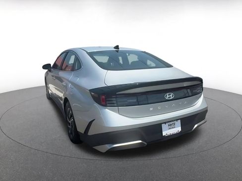 Used 2026 Hyundai Sonata Blue FWD image 4
