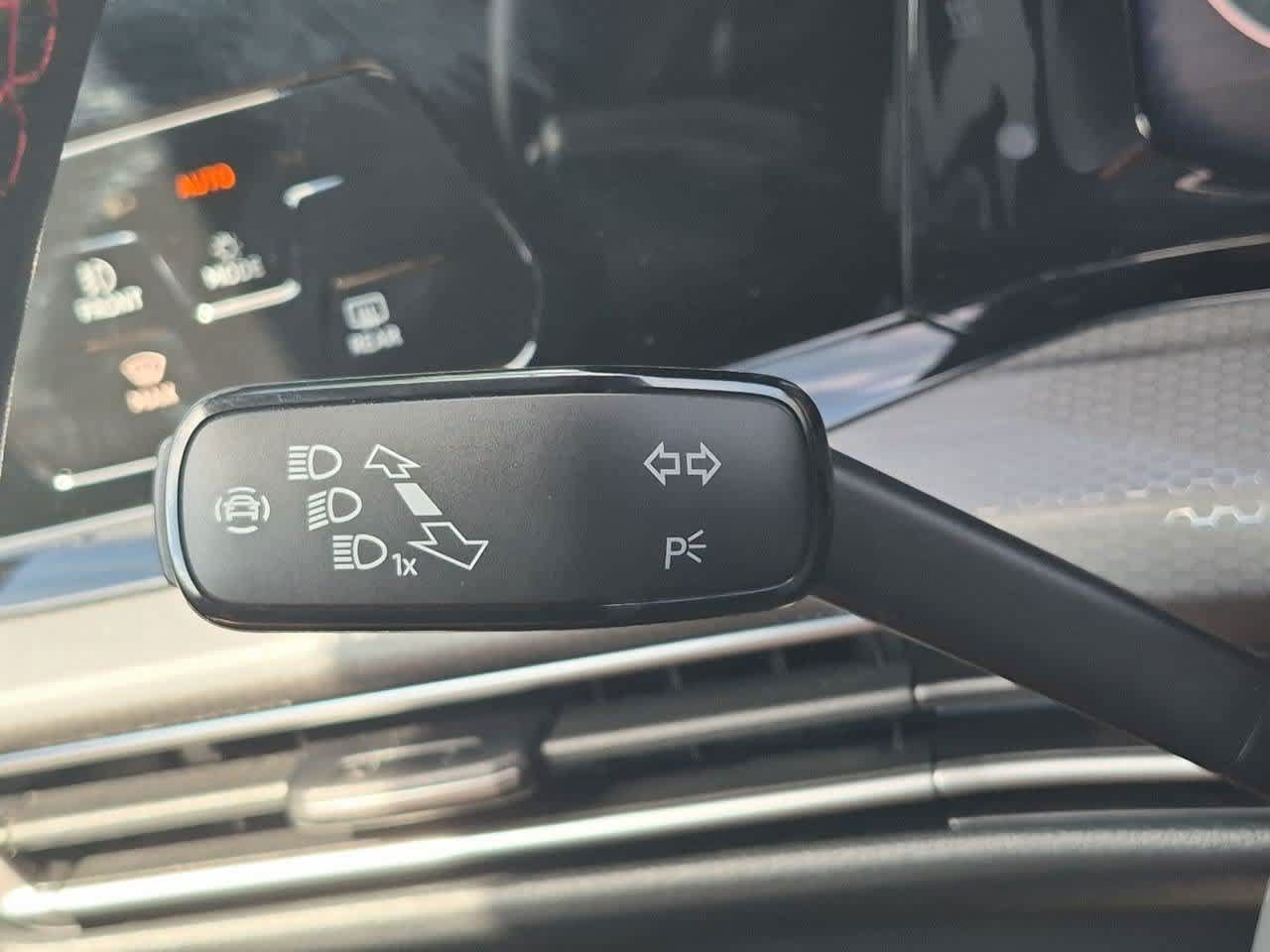Used 2024 Volkswagen GTI SE FWD image 27