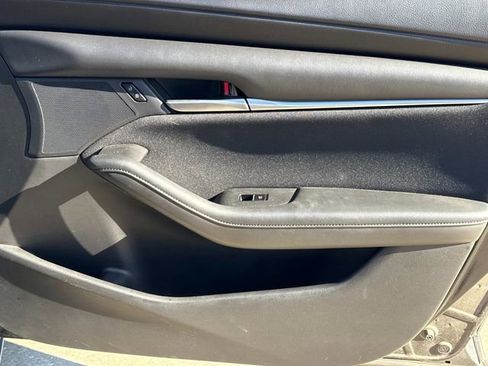 Used 2021 MAZDA MAZDA3 s image 19