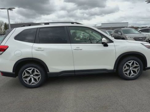 Certified 2024 Subaru Forester Premium AWD/4WD image 9