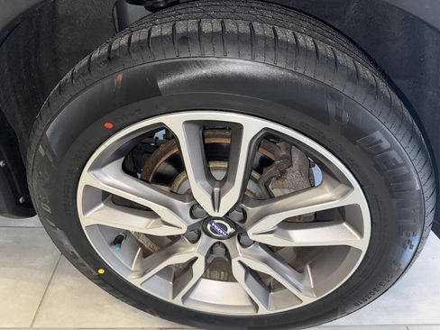 Used 2018 Volvo V60 T5 Cross Country Platinum image 34