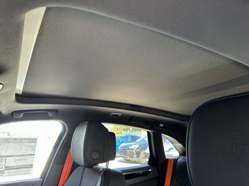 Used 2026 Porsche Macan AWD/4WD image 19
