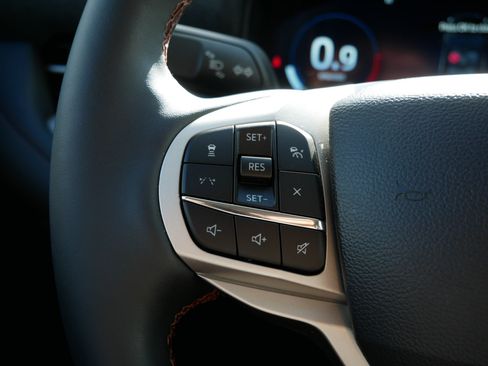 Used 2026 Ford Explorer Active w/ Active Comfort Package AWD/4WD image 28