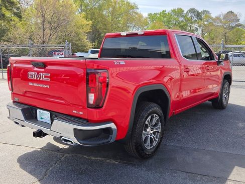 New 2026 GMC Sierra 1500 SLE image 10