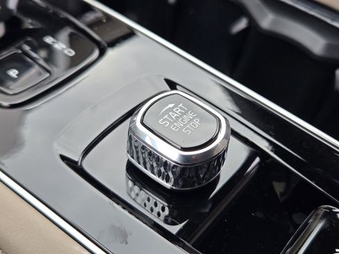 New 2026 Volvo XC90 B6 Core image 24