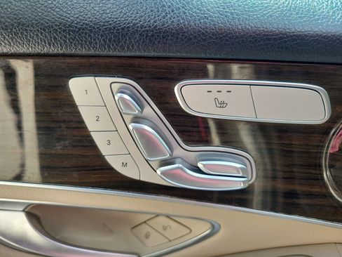 Used 2020 Mercedes-Benz GLC 300 w/ Premium Package image 19