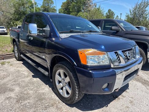 Used 2010 Nissan Titan LE w/ Technology Pkg RWD image 3