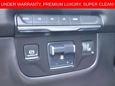 Used 2025 Cadillac Escalade Premium Luxury AWD/4WD image 22