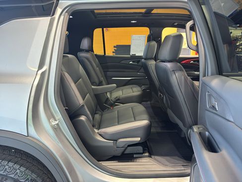 Used 2025 Chevrolet Traverse Z71 w/ Enhanced Driving Package AWD/4WD image 22