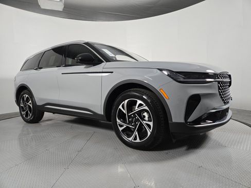 New 2026 Lincoln Nautilus Premier image 2