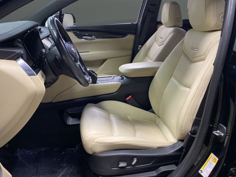 Used 2019 Cadillac XT5 AWD image 8