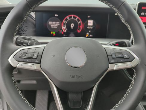 New 2026 Volkswagen Tiguan SE image 30